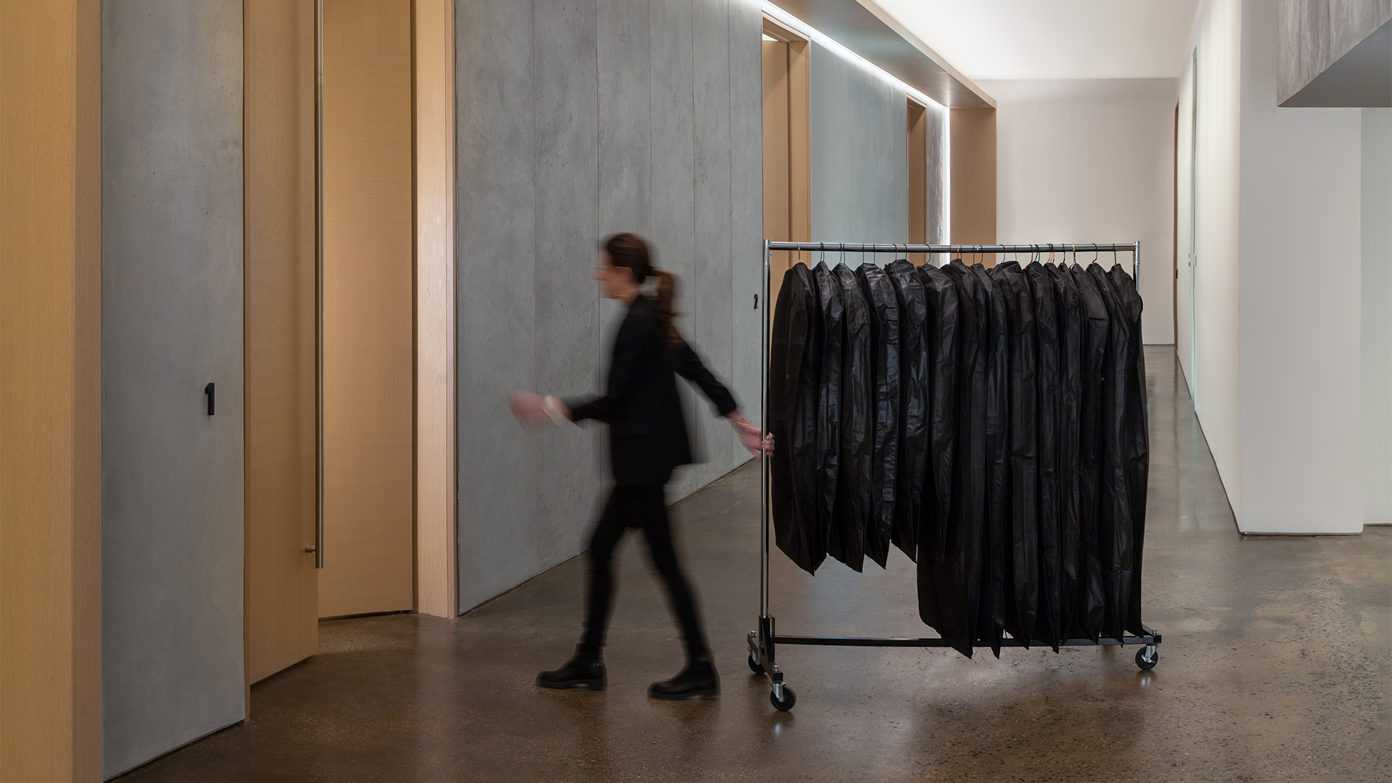 Moving UOVO Fashion Rack