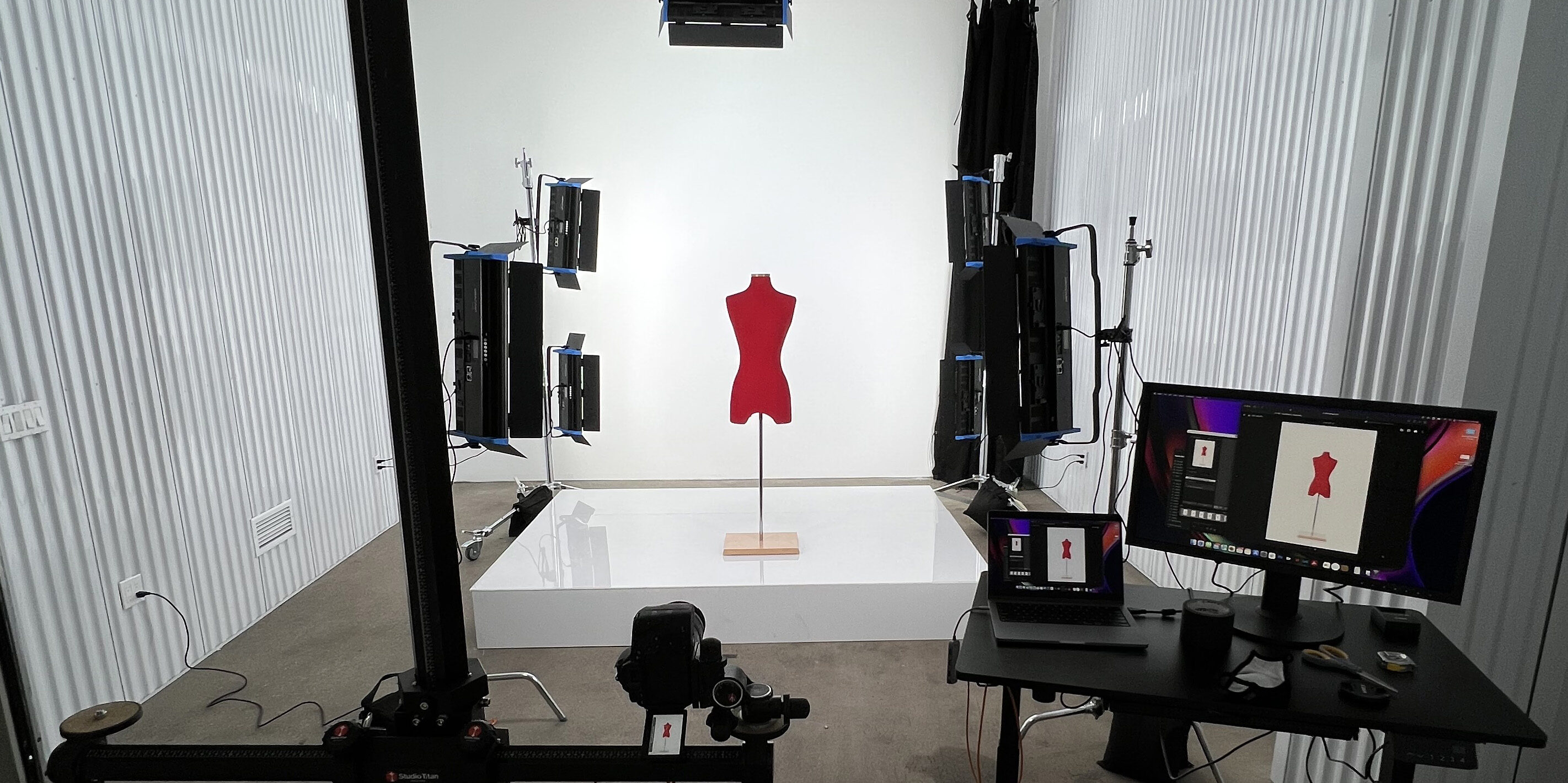 Photo Studio for UOVO Fashion