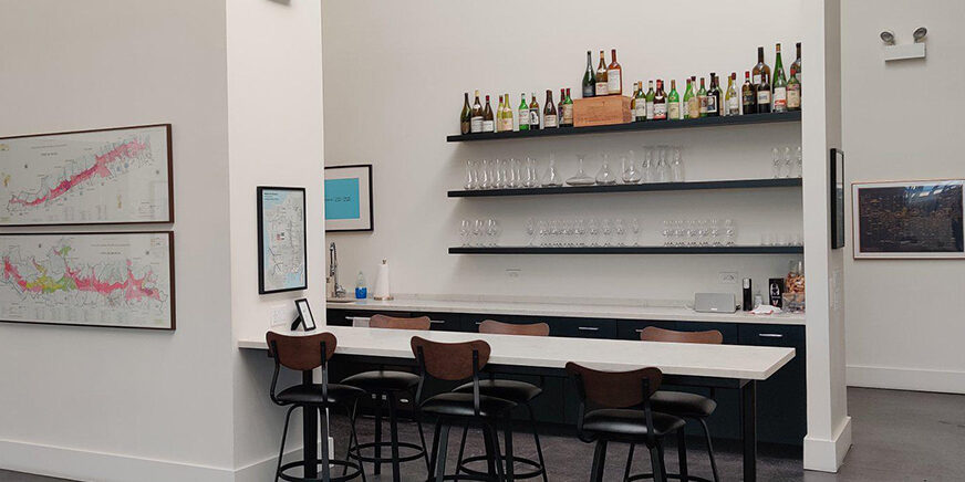 UOVO Wine Chicago Lounge
