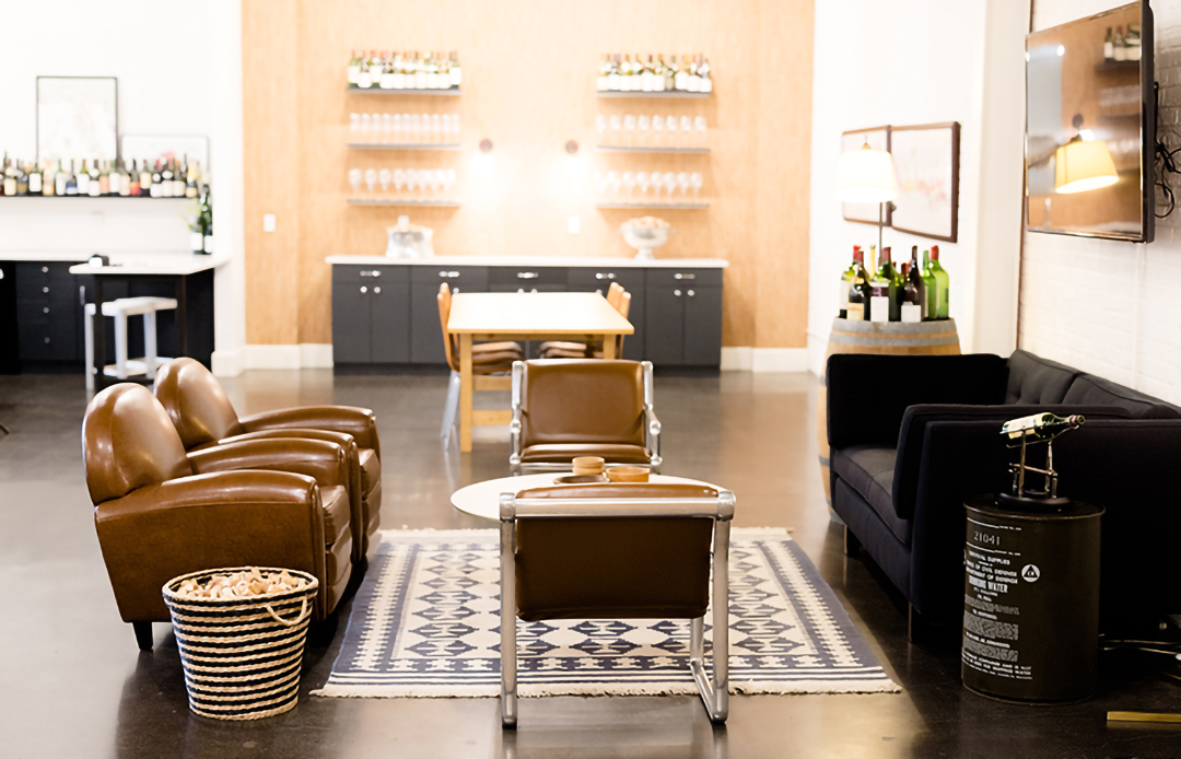 UOVO Wine St. Louis Lounge