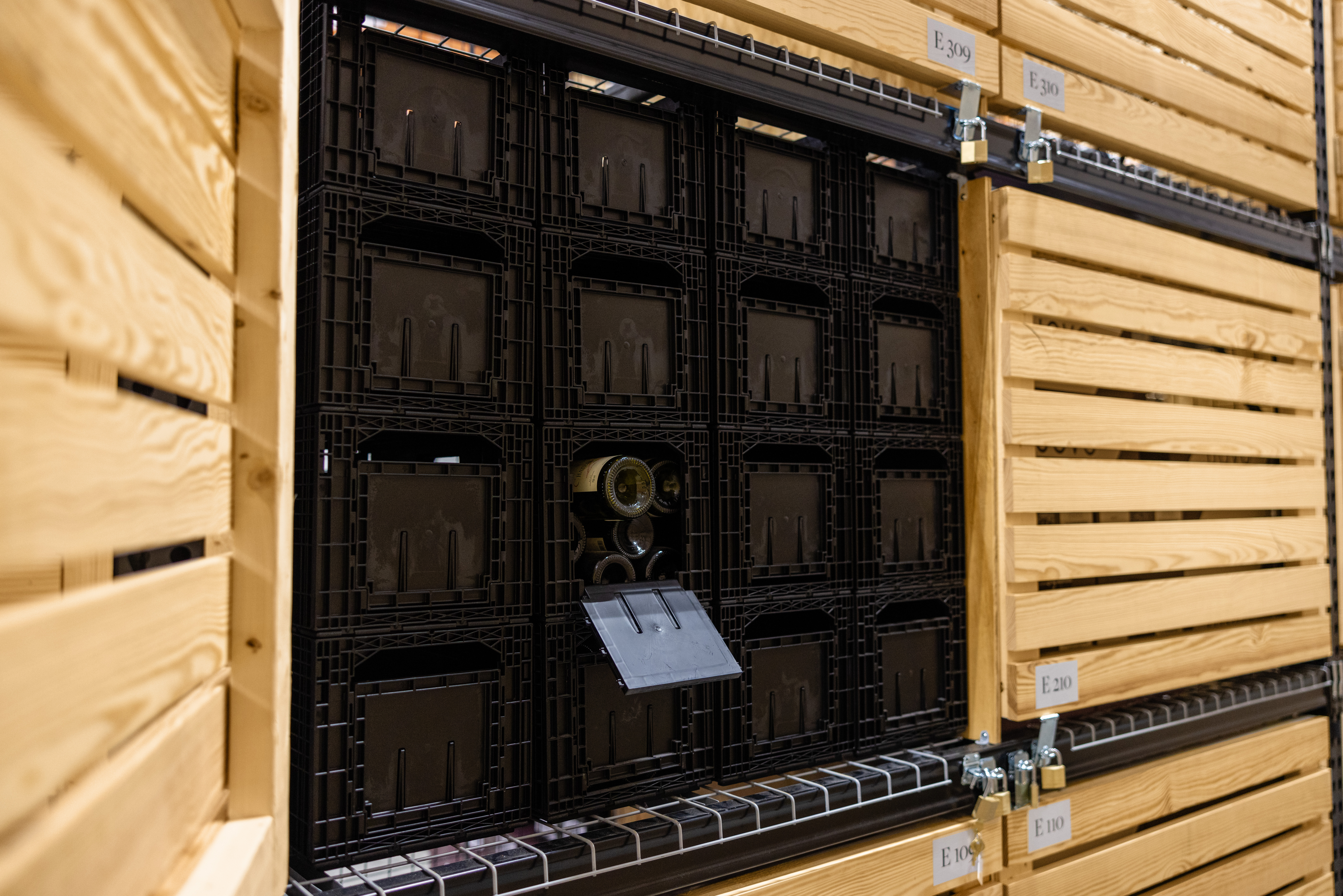 wine temperature, wine storage, temperature stability